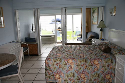 Traders Inn Beach Club Ормонд Бич Экстерьер фото