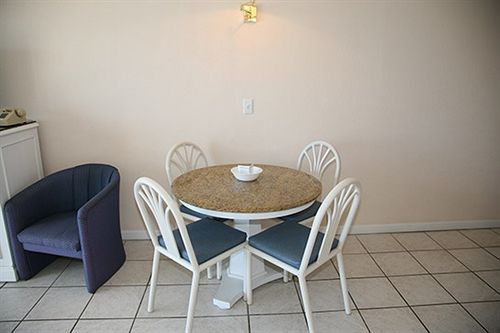Traders Inn Beach Club Ормонд Бич Экстерьер фото